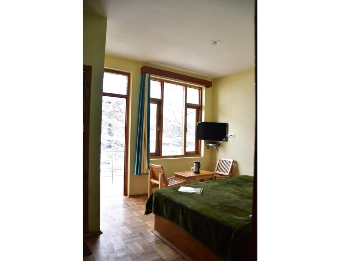 Hotel Peak View, Lahaul Sissu Exteriör bild