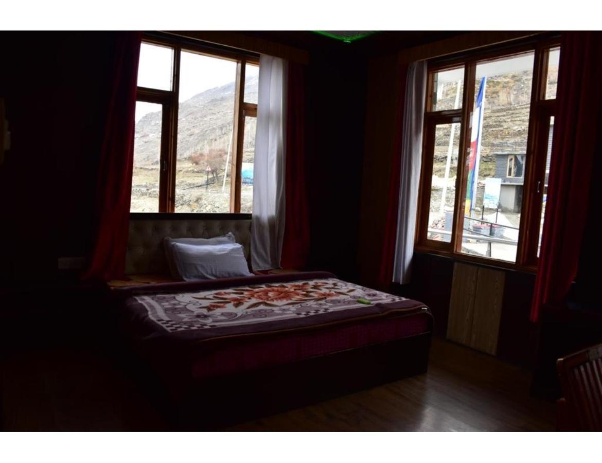 Hotel Peak View, Lahaul Sissu Exteriör bild